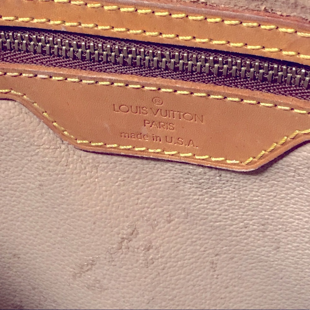 ๐HP๐90โs VTGโขLouis Vuitton GM XLG Bucket Monogram Bag, Authenticitated by Posh - Picture 8 of 16